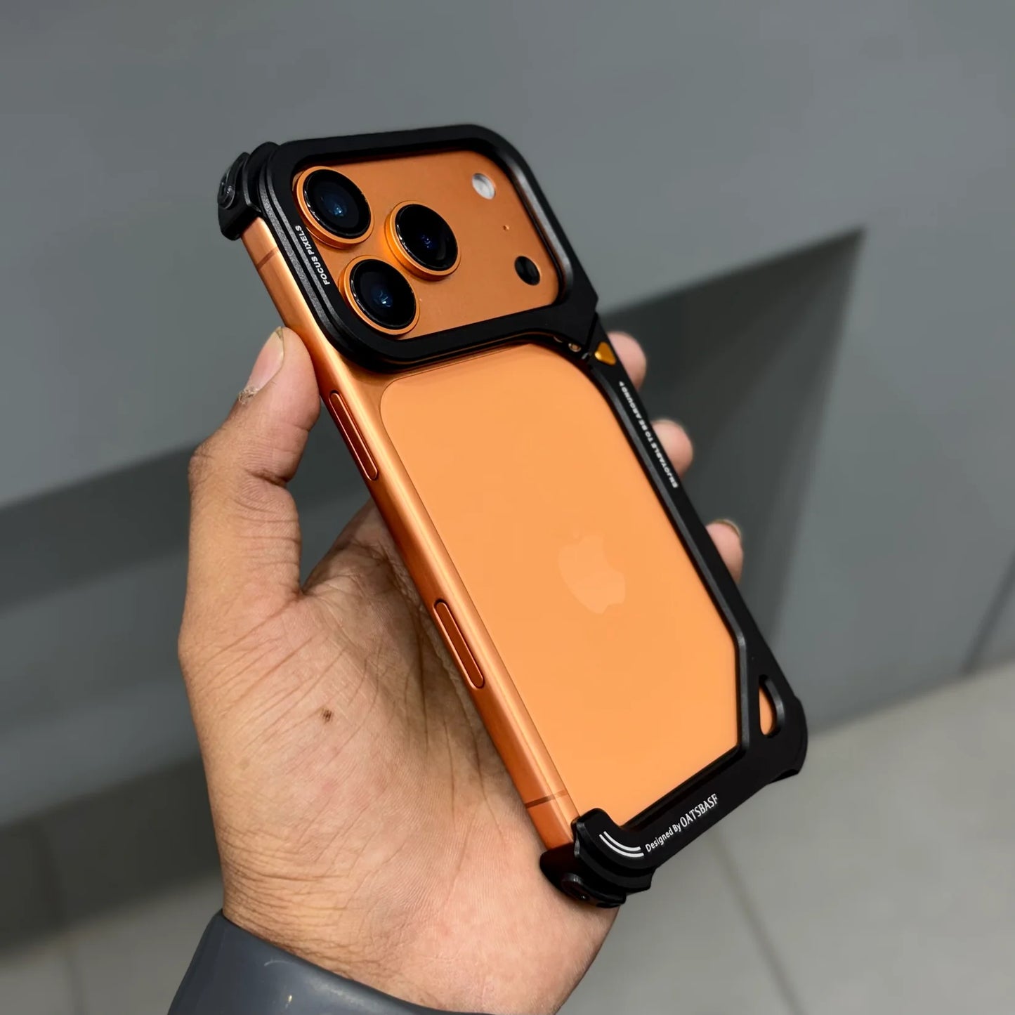 METAL CASE iPhone 17 Series